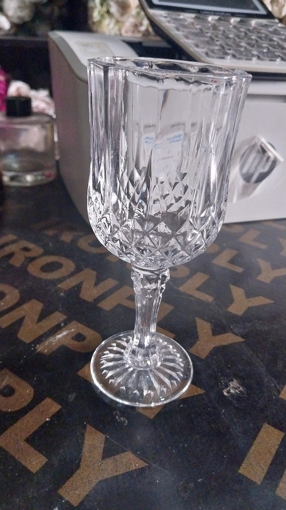 CRYSTAL WINE GLASS