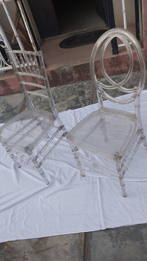 CHIVARY CHAIR (ACRYLIC)