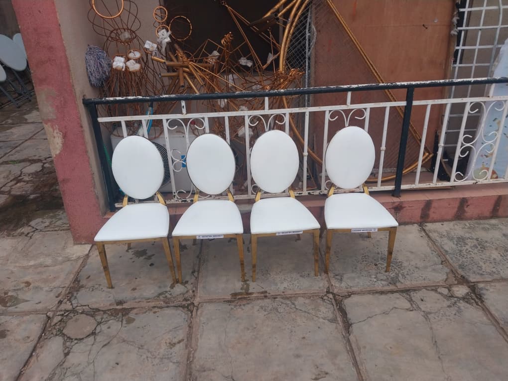 O BACK CHAIRS (BLACK)